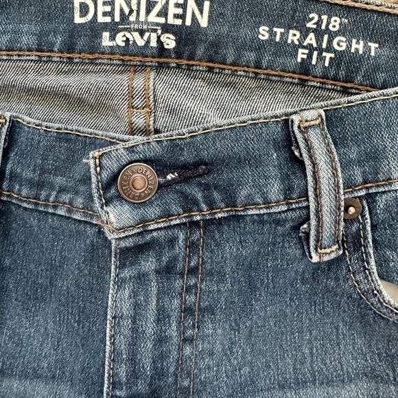 Men’s denzin Levi SF CA jeans pre own 34 x 30 straight fit - Picture 2 of 4